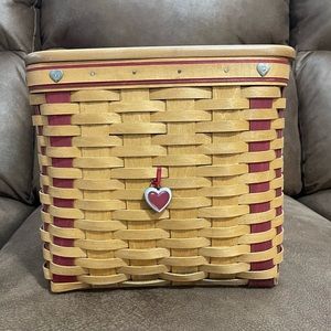 Longaberger Large Sweetheart Basket With Heart Tie-On and Lid- Limited Edition